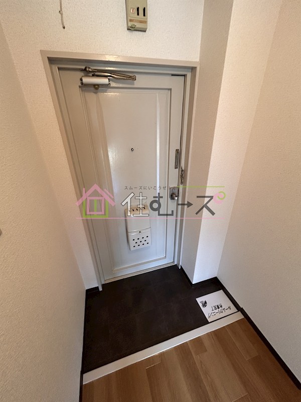 マンション五番館 玄関