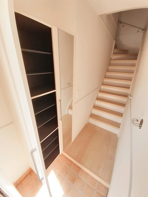 コンソラトゥール 玄関