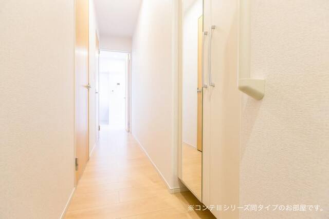 ラフレシール　ウエスト 玄関