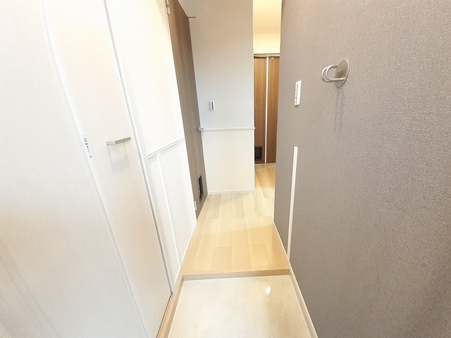 メゾン　アンソレイエ 玄関