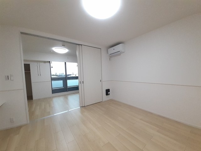 メゾン　アンソレイエ リビング