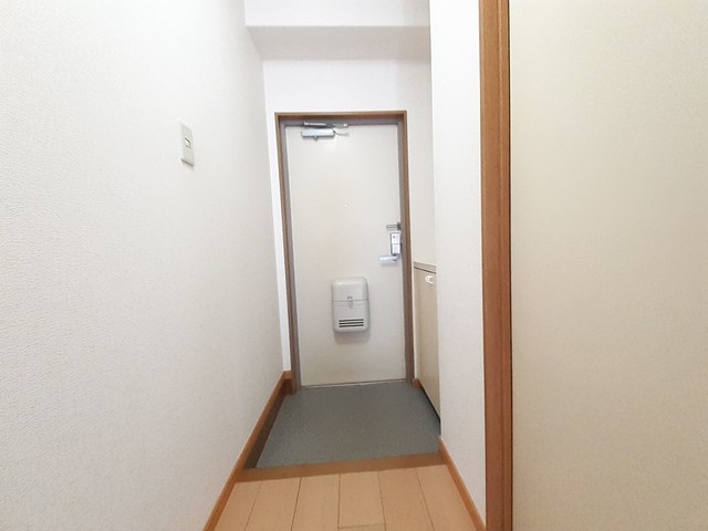 アメニティ　カタシモ 玄関