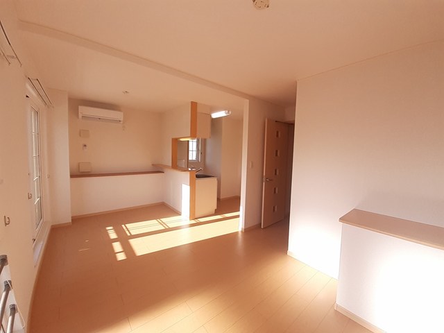 ファラオ藤沢台 リビング