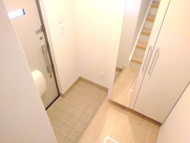 パインルーツⅡ 玄関