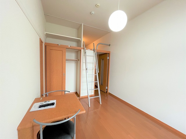 レオパレスメイクリポーズ リビング