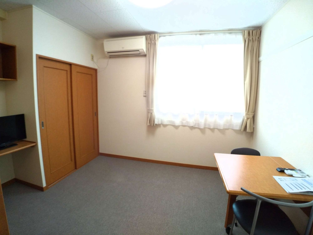 レオパレスブルーム リビング