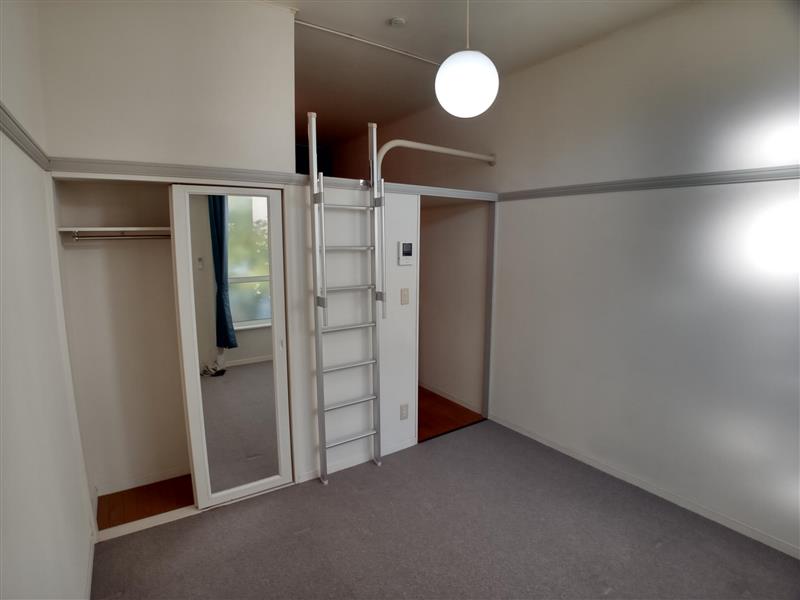 レオパレス花屋敷 リビング