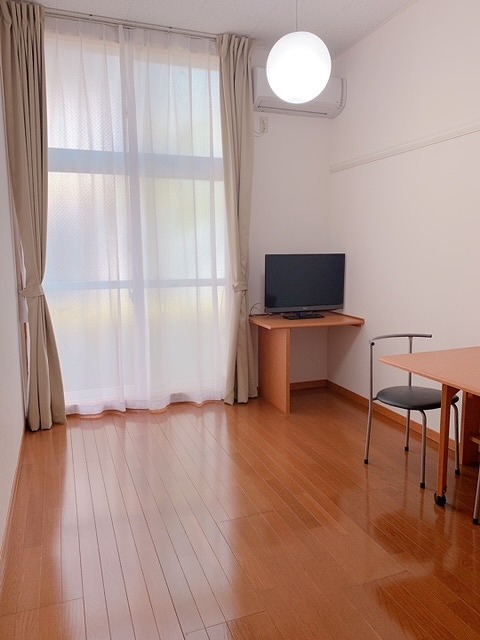 レオパレスＭａｒｕｔａｋａ リビング