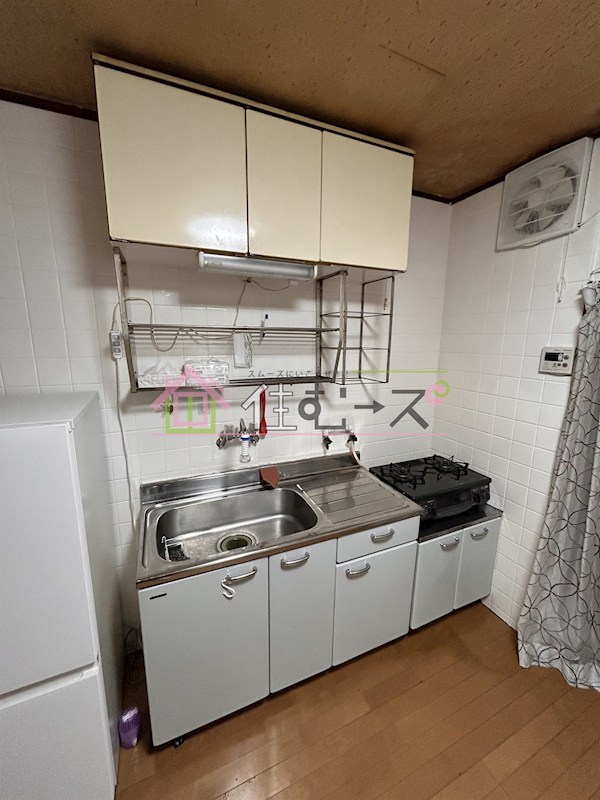 新高５丁目貸戸建て キッチン