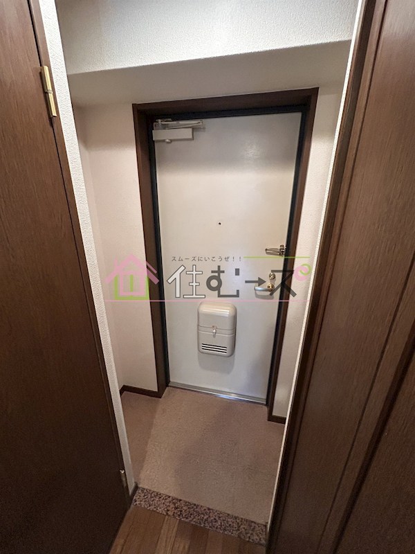 リーガル新大阪Ⅲ 玄関