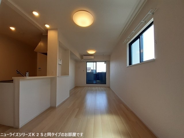 ＲＵＳＨ・ＢＬＯＯＭ上瓦屋Ⅰ リビング