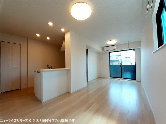 ＲＵＳＨ・ＢＬＯＯＭ上瓦屋Ⅰ リビング