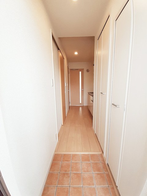 カルム・メゾン北館 玄関