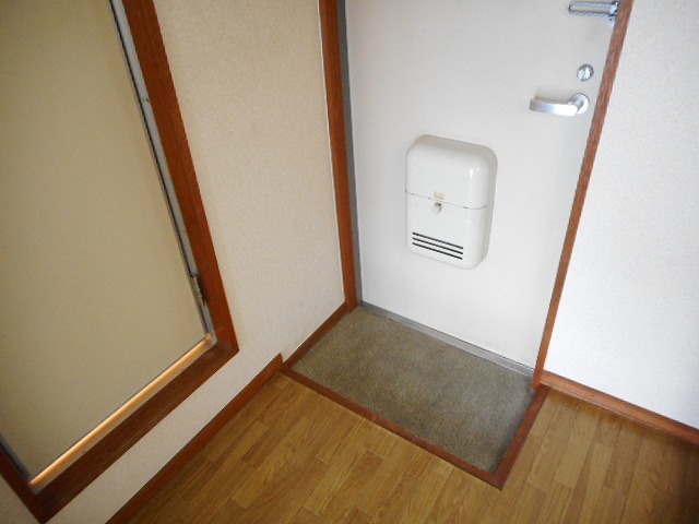 光ハイツ・杉本 玄関