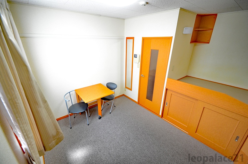 レオパレスサンシャイン北条 ベッドルーム