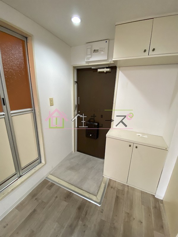 フローラハイツ千代崎  玄関