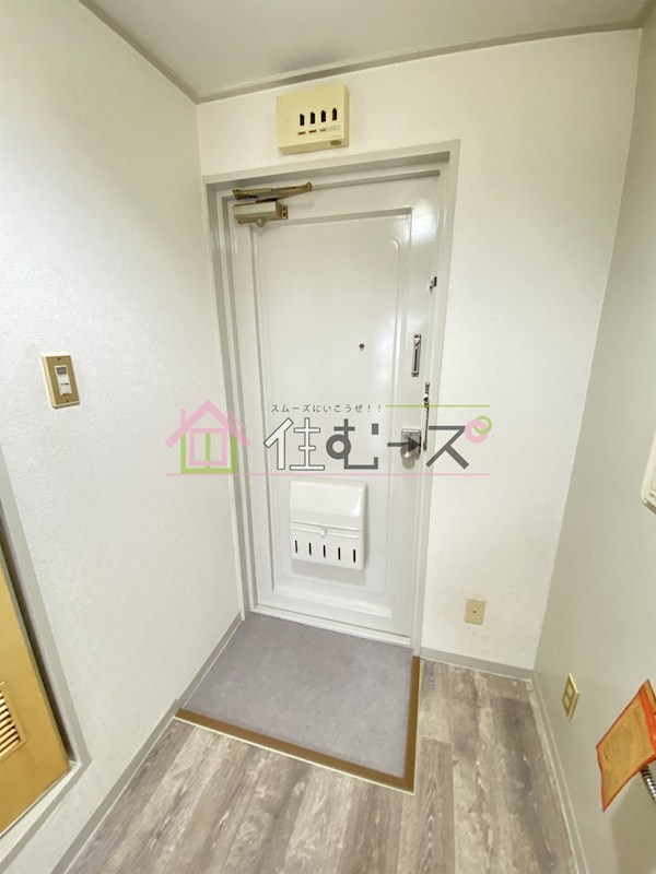 プラス九条 玄関