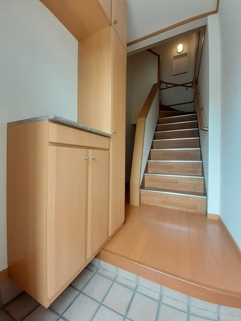 ピエ・デル・モンテＢ棟 玄関