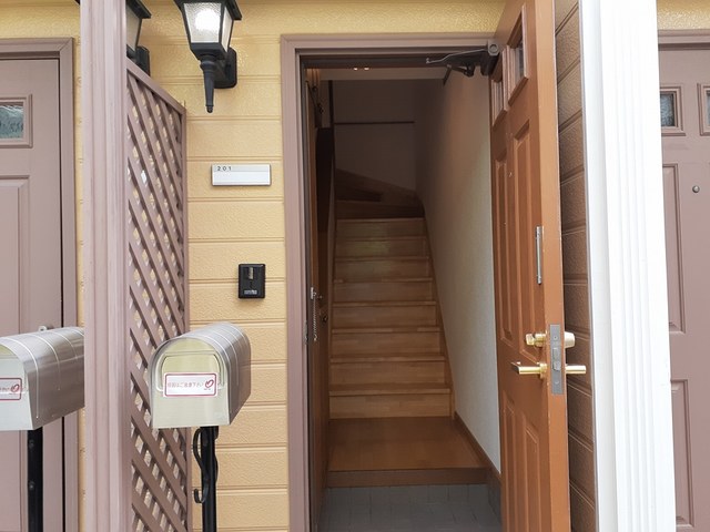 ニイナセレノ 玄関