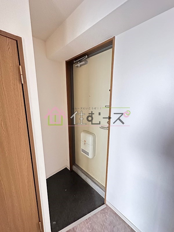 ルミエール西長堀 玄関