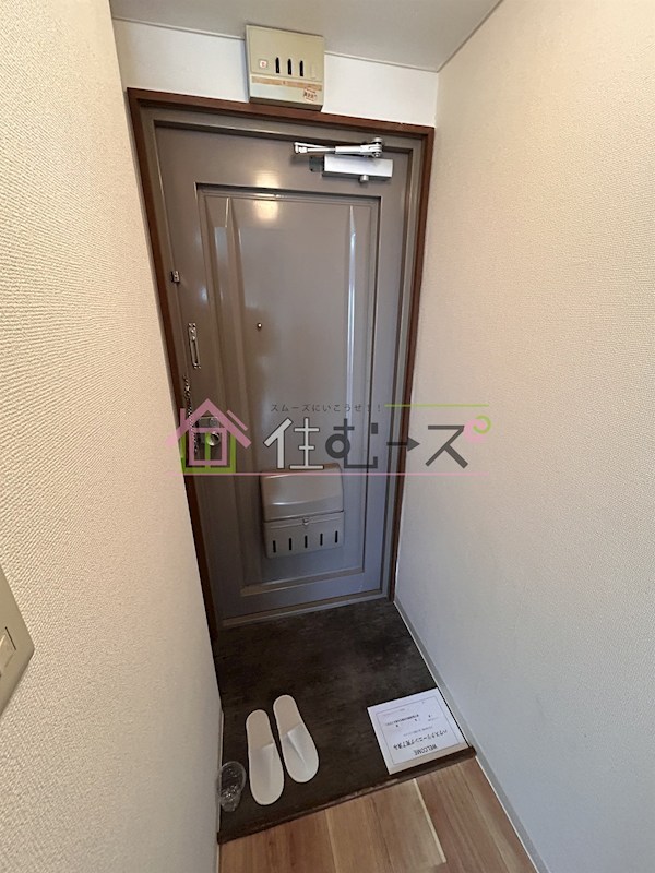 シャルム岸里 玄関