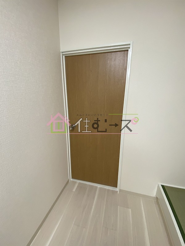 孔雀ハウス 玄関