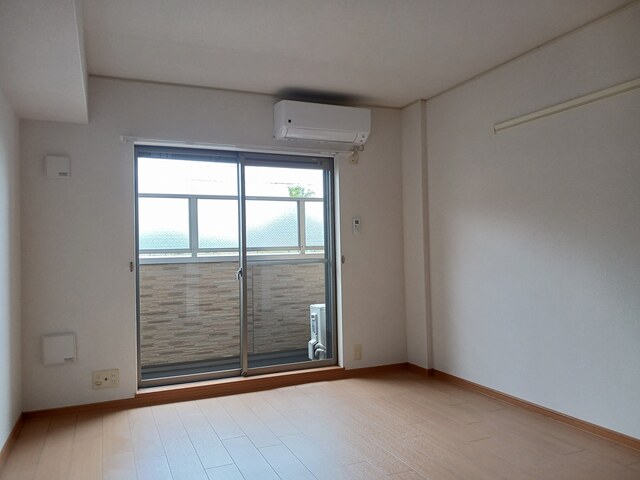 インヴィテ・ボヌ－ルⅠ番館 リビング