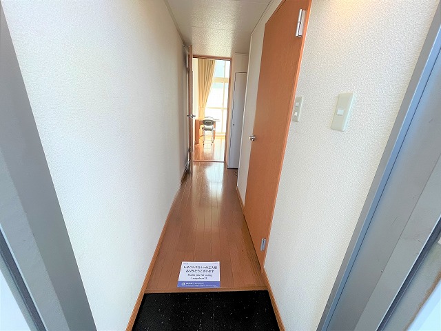 レオパレスふじ 玄関