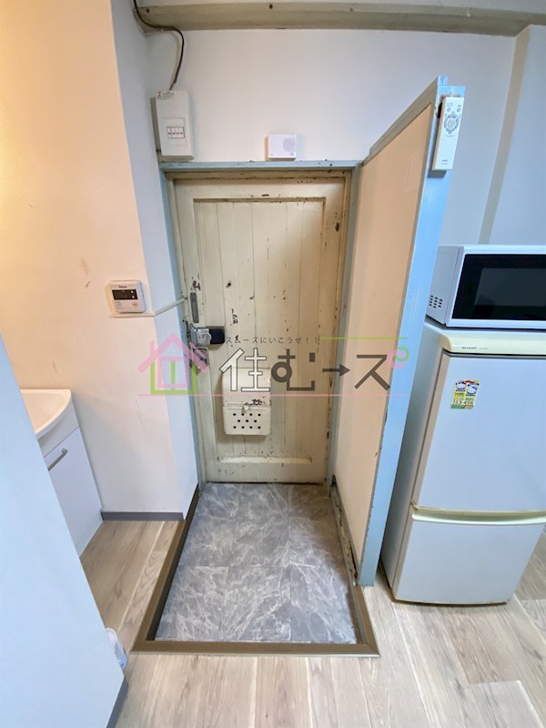 新今里マンション 玄関