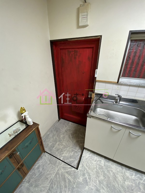 新今里マンション 玄関