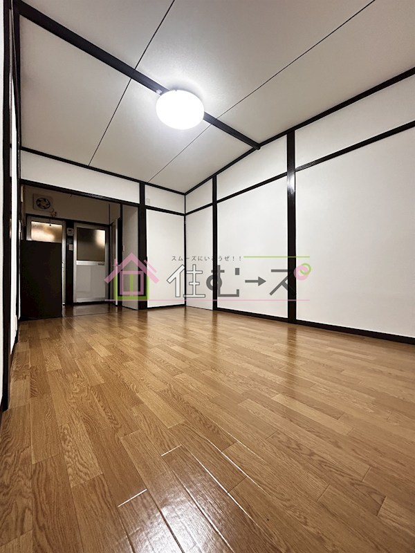 コート市岡元町 リビング