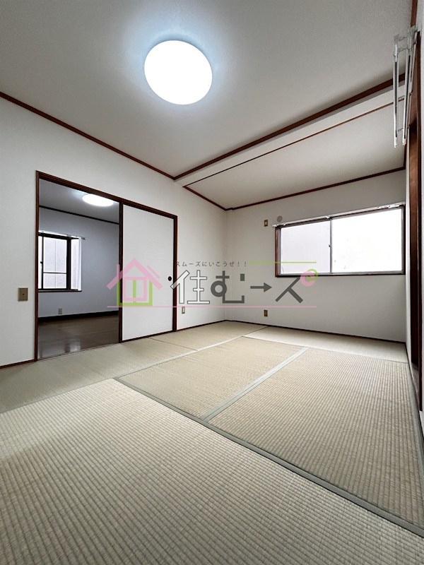 春日出北1丁目戸建 リビング