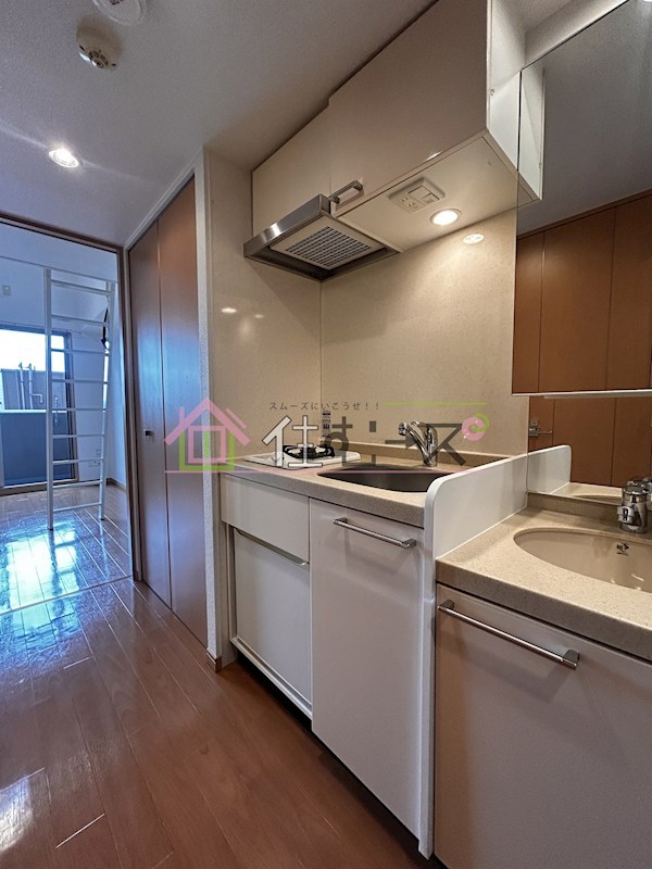 エステムコート難波WEST-SIDE大阪ドーム前 キッチン