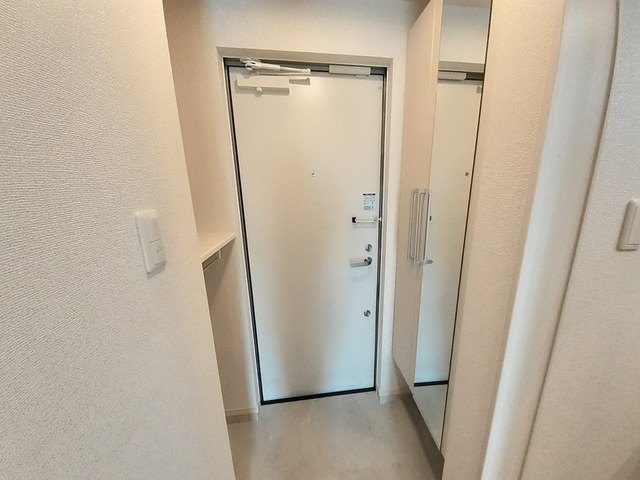 シャトーエレガント 玄関