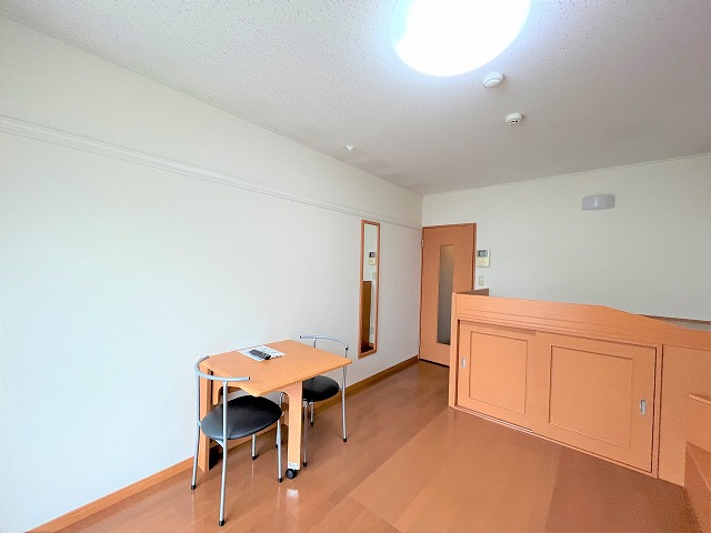 レオパレススカーレット ベッドルーム