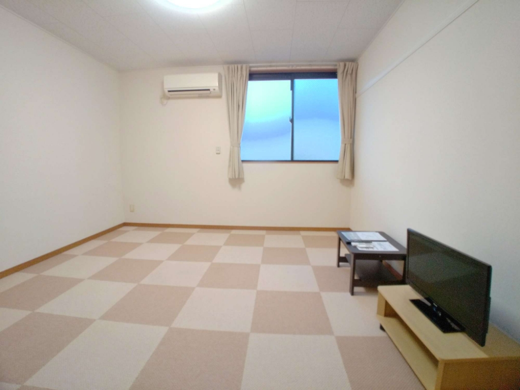 レオパレス狭山池 リビング