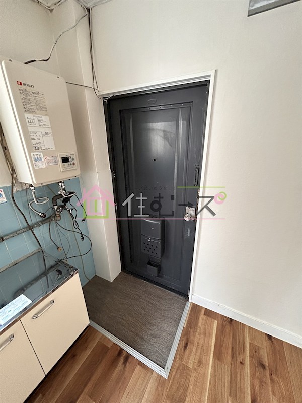 清月マンション 玄関