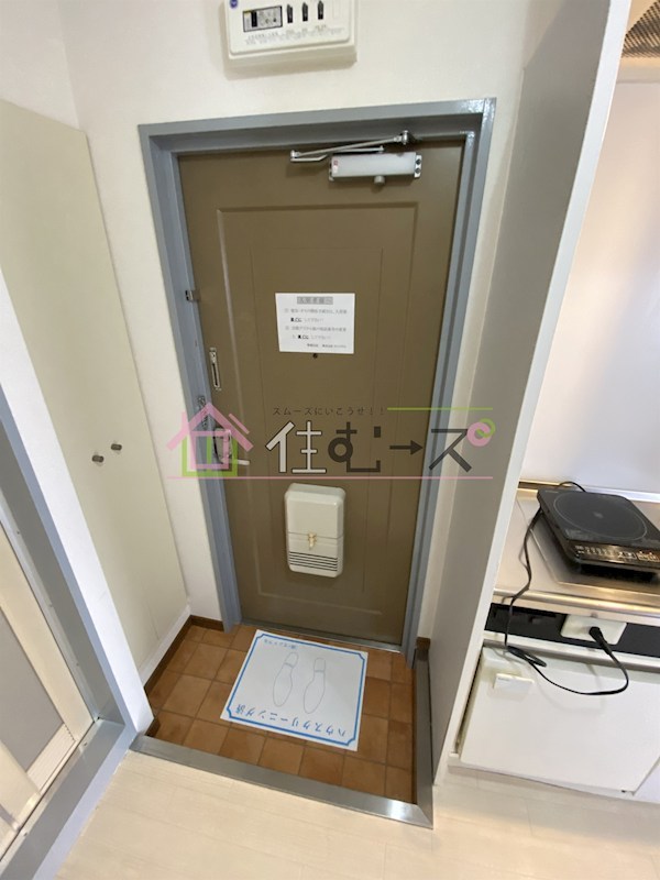 今里西青山ビル 玄関