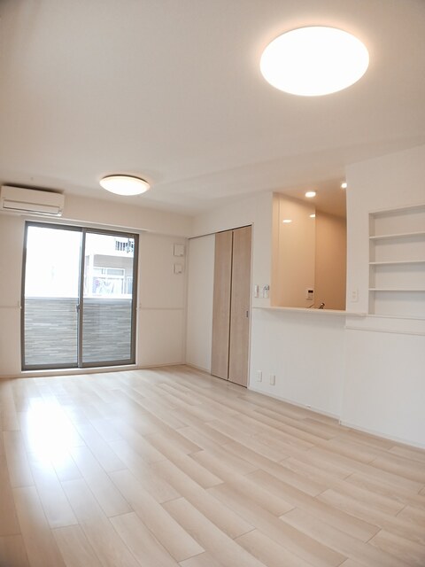 ドミールナンキＥＡＳＴ リビング