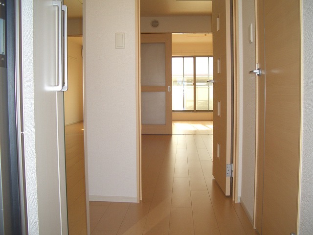 ブリーゼ・Ｆ　Ⅱ 玄関