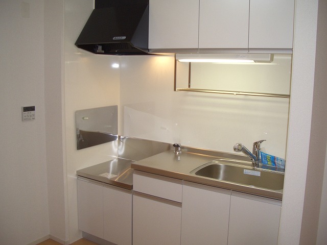 ブリーゼ・Ｆ　Ⅱ キッチン