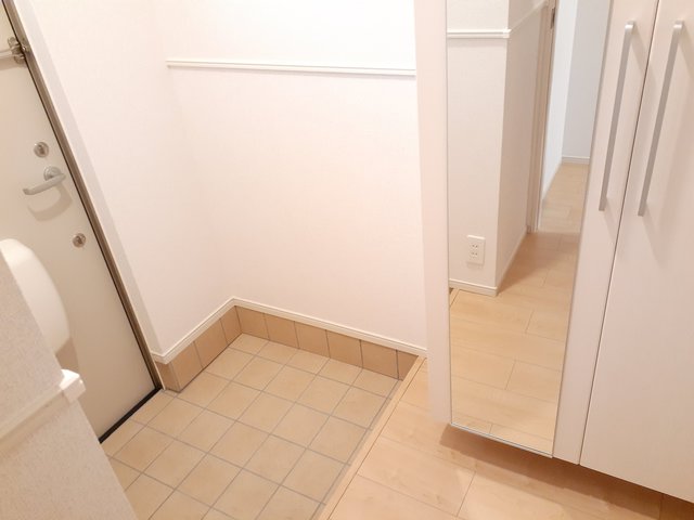 ラ　カーサ　クラーダ 玄関