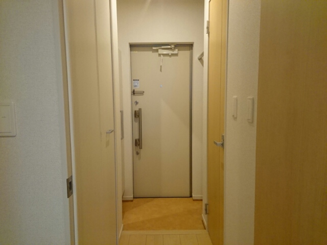 ミーテ　ジラソーレ 玄関