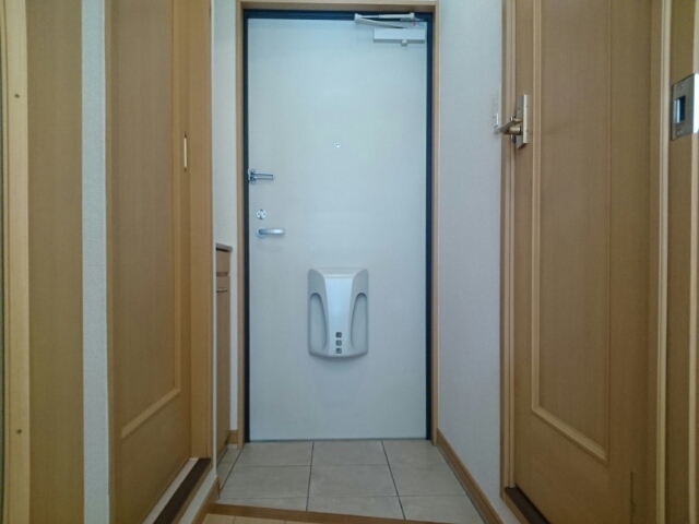 リーヴァ　神石 玄関