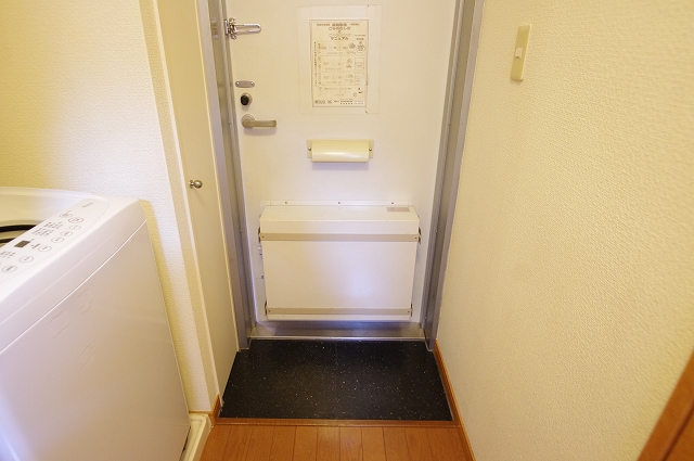 レオパレス東岸和田 玄関