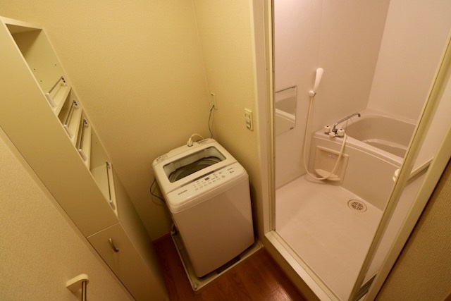 レオパレスハピネスＮＡＷＡＴＥ 風呂画像