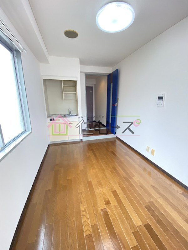 ネバーギブアップワン リビング