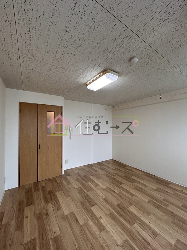 EST長居西 リビング