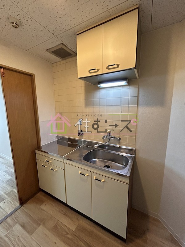 EST長居西 キッチン