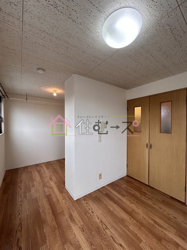 EST長居西 リビング